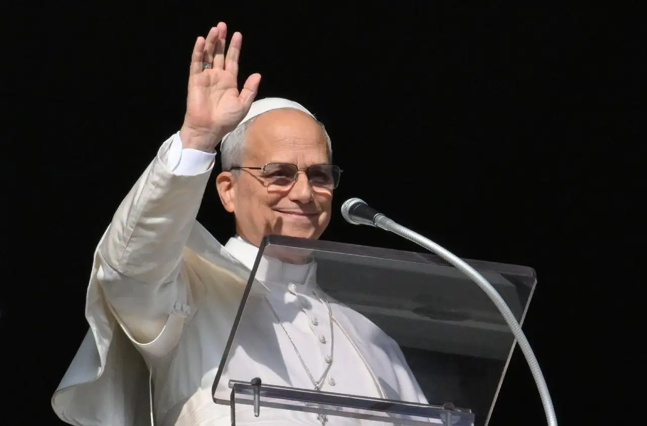 البابا لاوُن الرابع عشر يتلو صلاة التبشير الملائكي ويتحدث إلى المؤمنين والحجاج عن القديس اسطفانوس