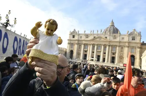 البابا يتلو صلاة التبشير الملائكي ويتحدث عن فضائل القديس يوسف