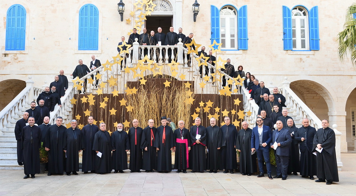 البطريرك الراعي يلتقي القضاة والموظّفين الاداريين في المحاكم المارونية