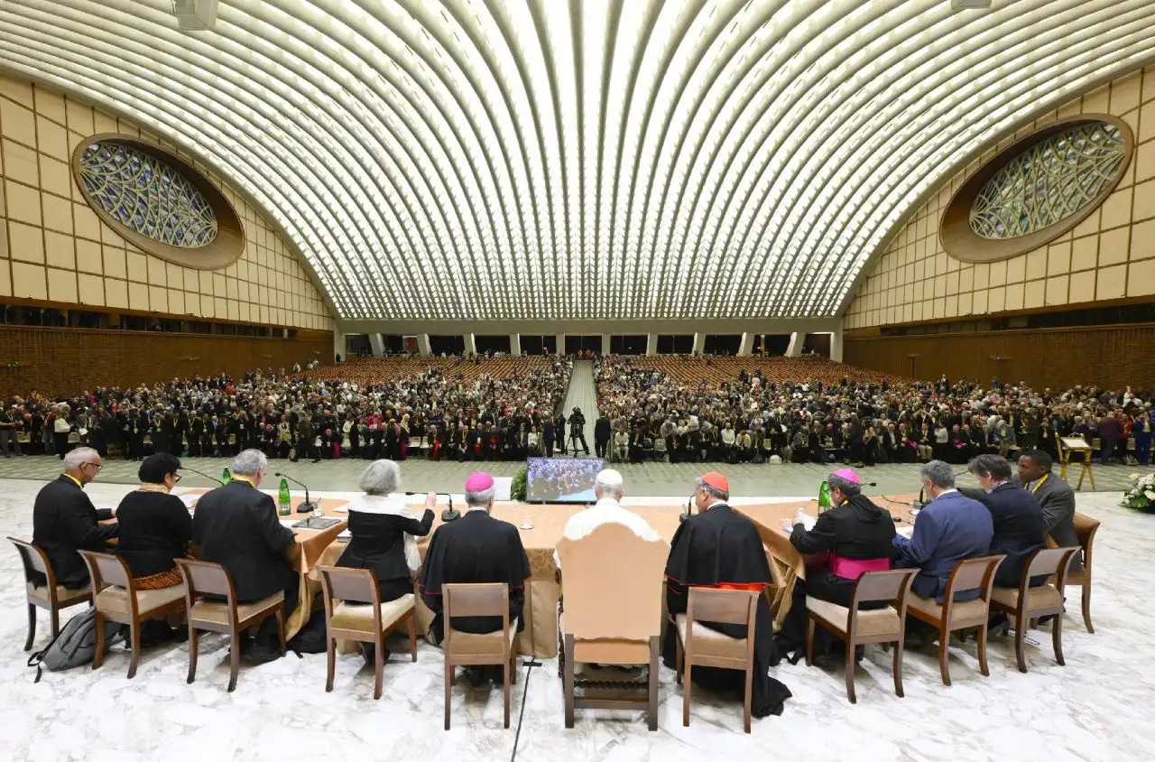 البابا يلتقي المشاركين في يوبيل الفرق السينودسية ويتحدث عن أهمية الإصغاء والتعلم من الآخرين