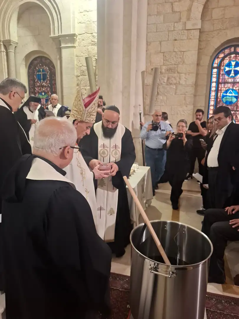 طبخ الميرون احتفال مهيب يحتفل به البطريرك الراعي مع المطارنة